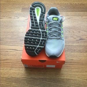Nike Air Zoom Vomero 12 Running shoes size 10.5